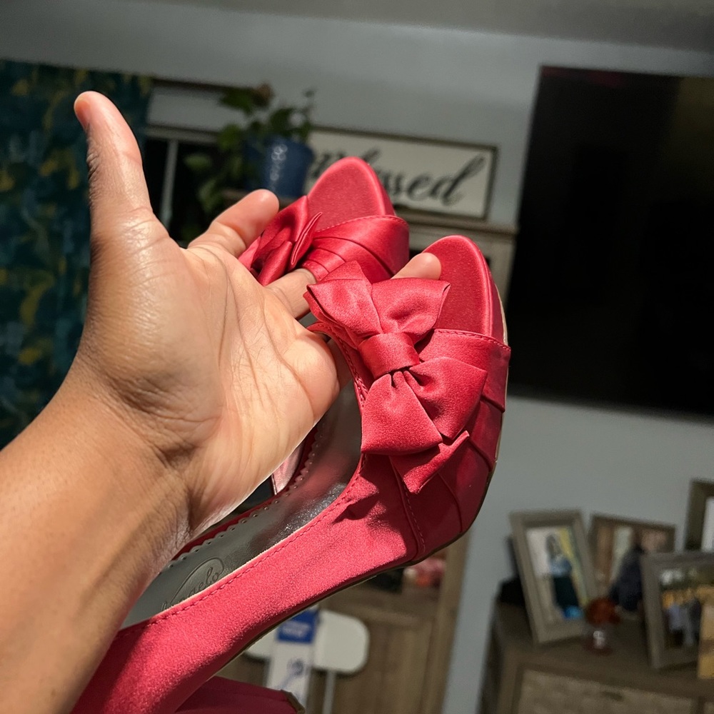 Heels - Picture 4 of 7